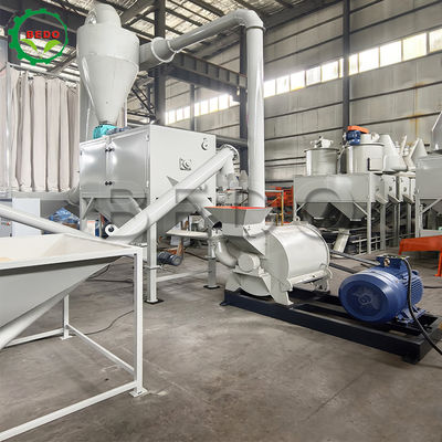 Wood Powder Machine 380V Voltage Normal Temperature and Customized Mesh for Customer's Requirement