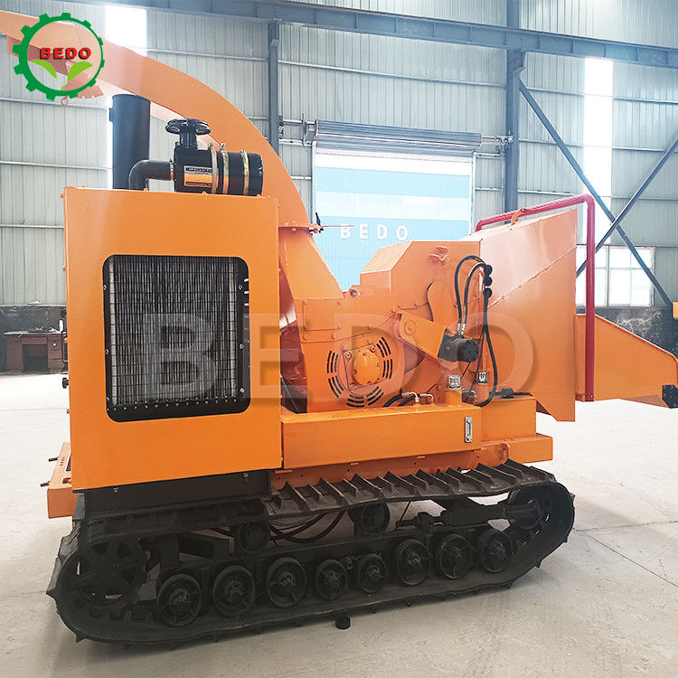Máquina trituradora de troncos de palma diésel tipo oruga 102HP para plantaciones de palma y silvicultura en Indonesia