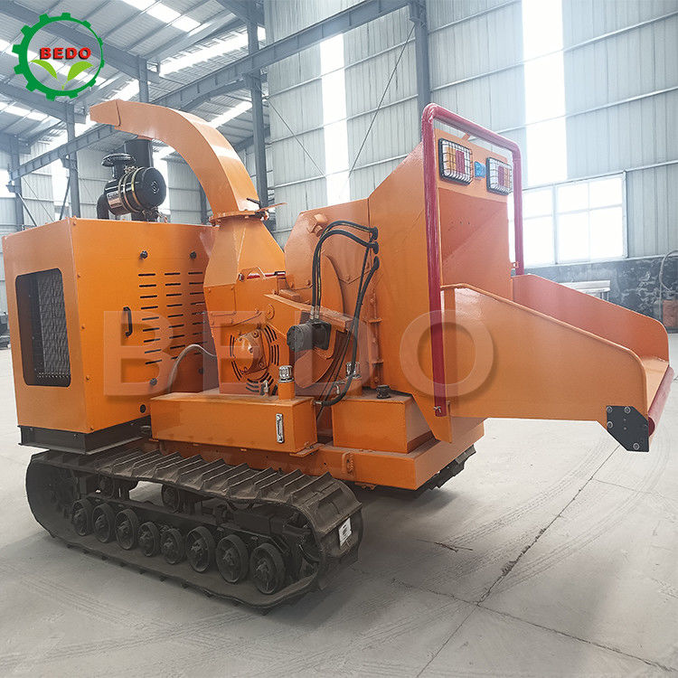 Máquina trituradora de troncos de palma diésel tipo oruga 102HP para plantaciones de palma y silvicultura en Indonesia