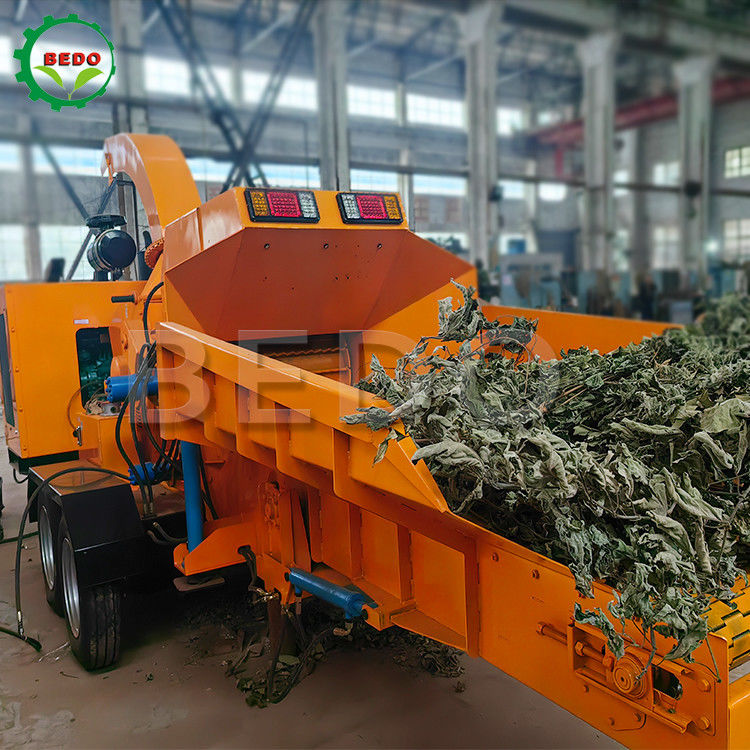 Autoalimentación Jardín Maquinaria de trituración de madera Hojas de desechos Ramos de árboles Trituración de árboles Equipo pesado