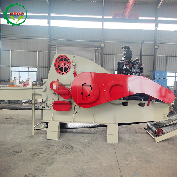 12-15t/h Capacidad Máquina de trituración de madera diesel 25-35mm Tamaño de la viruta Trituradora industrial de trabajo pesado
