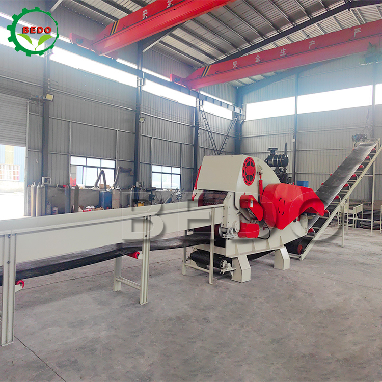 Coco Shell Husk Maquina de trituración de madera Diesel Mobile 55HP para Indonesia Procesamiento de carbón y coco
