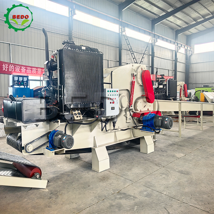 Coco Shell Husk Maquina de trituración de madera Diesel Mobile 55HP para Indonesia Procesamiento de carbón y coco
