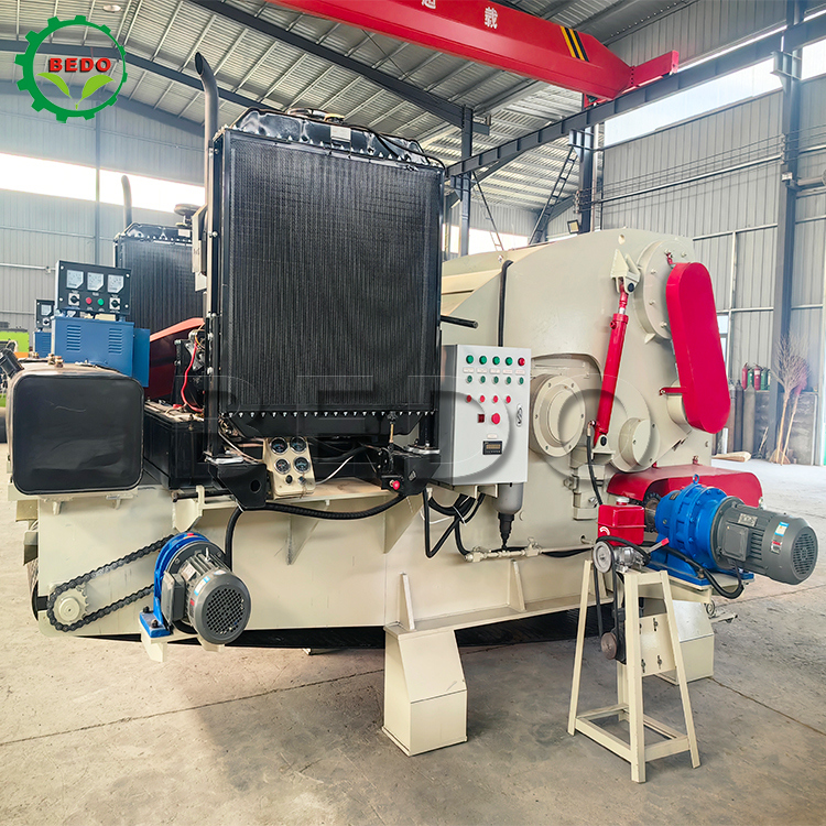 Trituradora de tambor industrial certificada CE de la máquina biotrituradora de madera diesel del transportador de alimentación del motor hidráulico