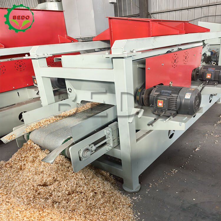 3600 r/min Máquina de forraje de madera 380V Motor Equipo de producción automático de ropa de cama para animales