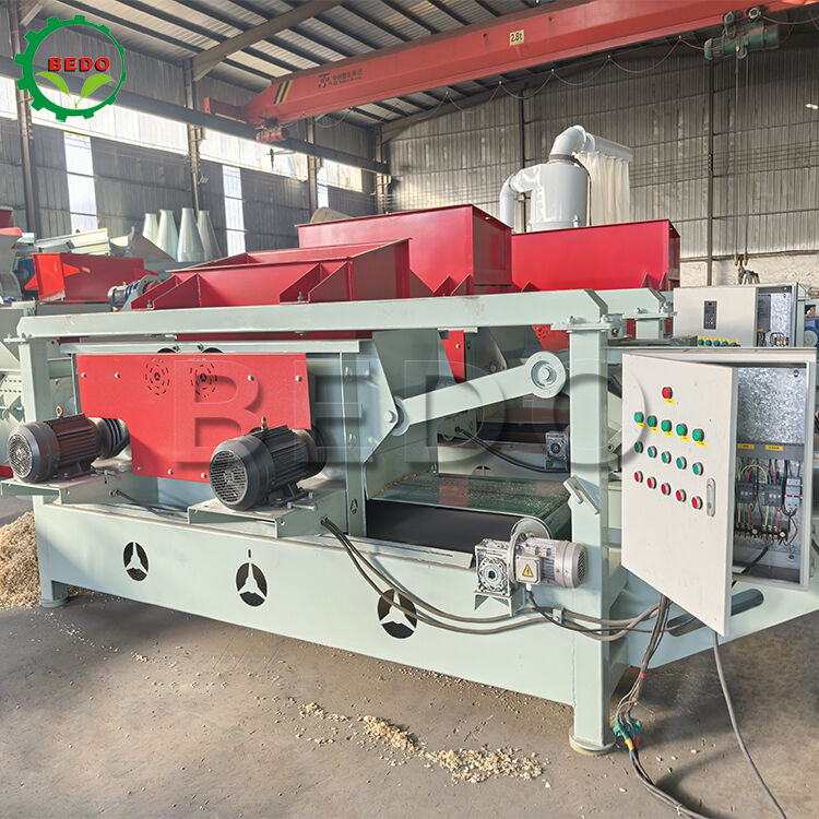 Afeitadora industrial de virutas de madera con potencia de eje principal de 7,5 kW*4 para un grosor de virutas de 1-2 mm y una velocidad de rotación de 3600 r/min