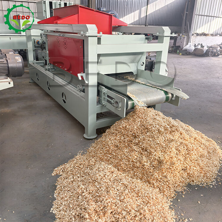 1-10 mm Máquina ajustable de forrajes de madera 7.5kw Eje principal 800kg/h Unidad de producción de capacidad