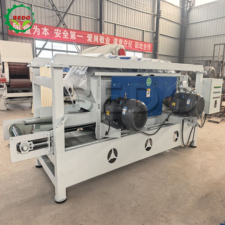 Máquina para cortar madera con cuchillas de acero de aleación de 50 Hz 400 kg/h Equipo de trabajo pesado de madera