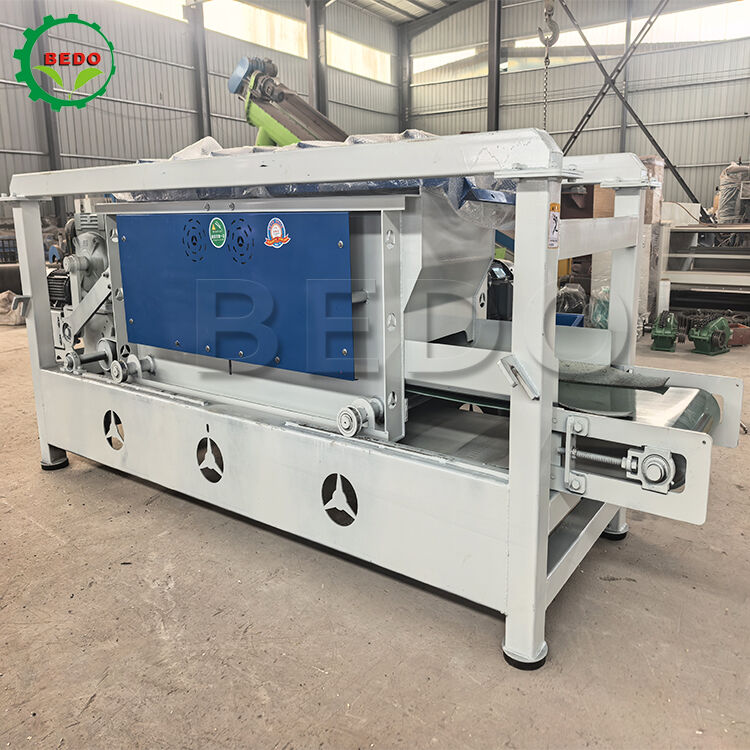 Máquina para cortar madera con cuchillas de acero de aleación de 50 Hz 400 kg/h Equipo de trabajo pesado de madera