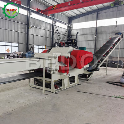 Máquina de trituración de madera forestal con motor diesel 330 CV