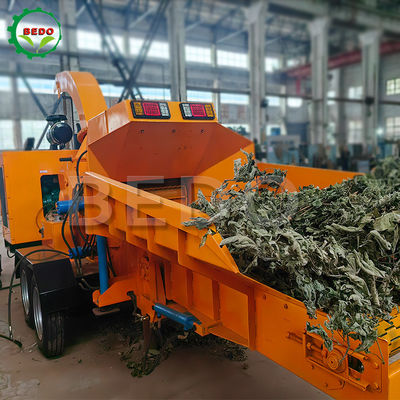 Autoalimentación Jardín Maquinaria de trituración de madera Hojas de desechos Ramos de árboles Trituración de árboles Equipo pesado