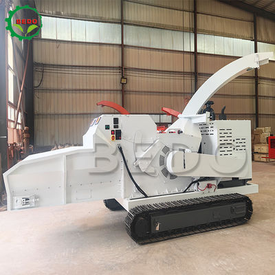 Motor diesel de 4 cilindros Maquina de trituración de madera con paracaídas ajustable a 360° y longitud de la hoja de 215 mm