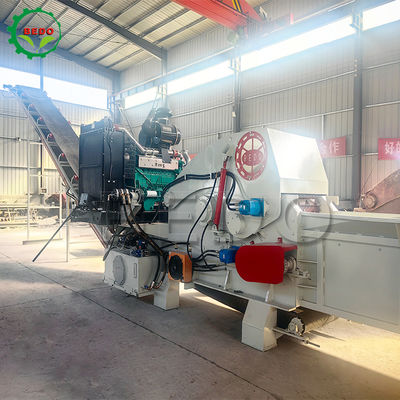 Transportador de alimentación 235HP Motor hidráulico Maquina de trituración de madera 700x400mm Tipo de tambor de entrada Trituradora industrial